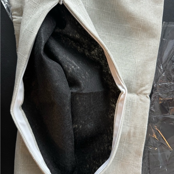 2 brand new pillow cases grey color size 40 cm by 40 cm gray - Picture 4 of 11